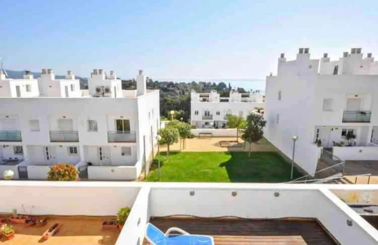 Wonderful Townhouse On Sa Boadella Beach Villa Lloret de Mar Vakantiehuis