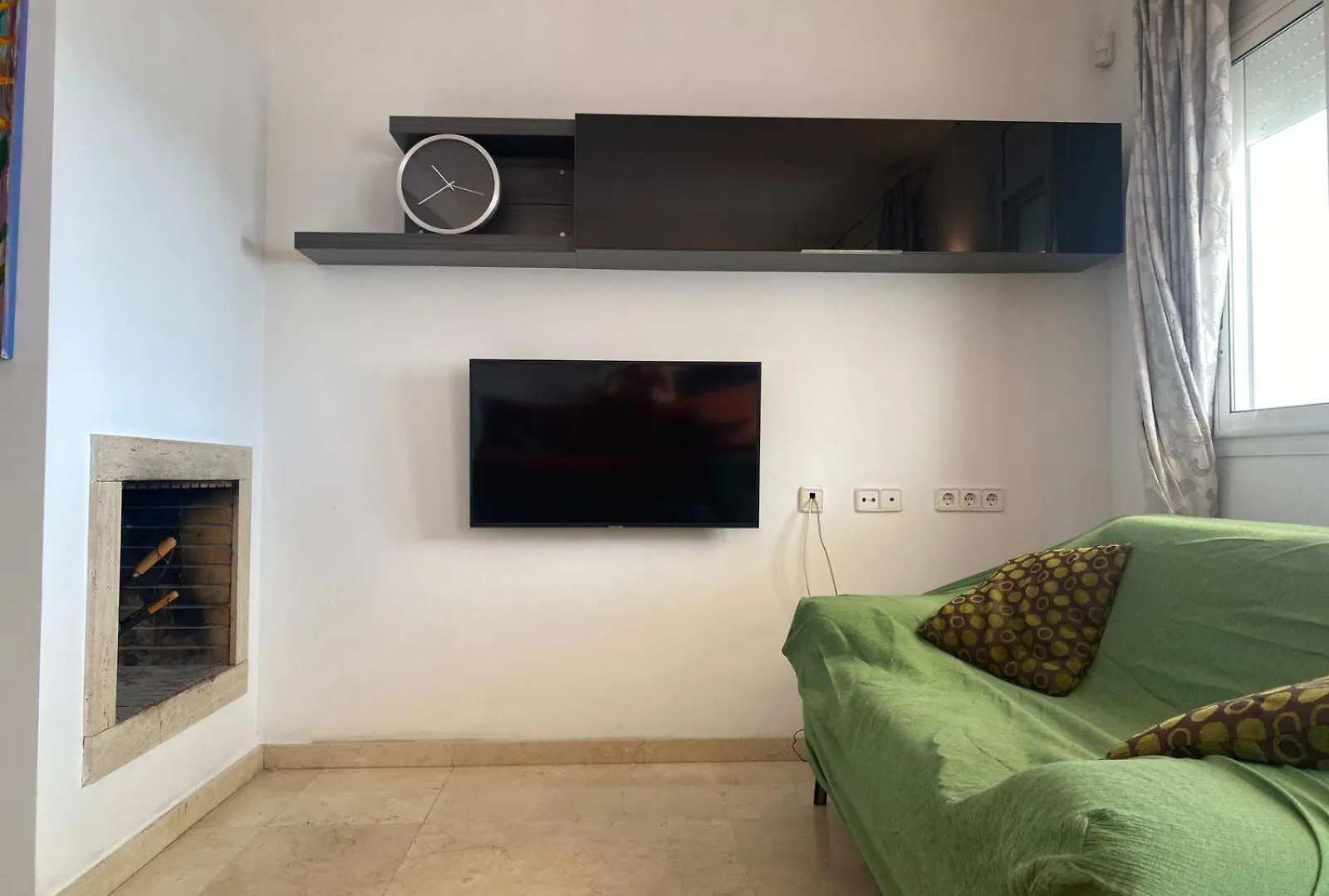 Wonderful Townhouse On Sa Boadella Beach Villa Lloret de Mar