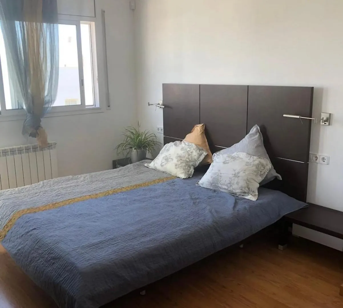 Wonderful Townhouse On Sa Boadella Beach Villa Lloret de Mar